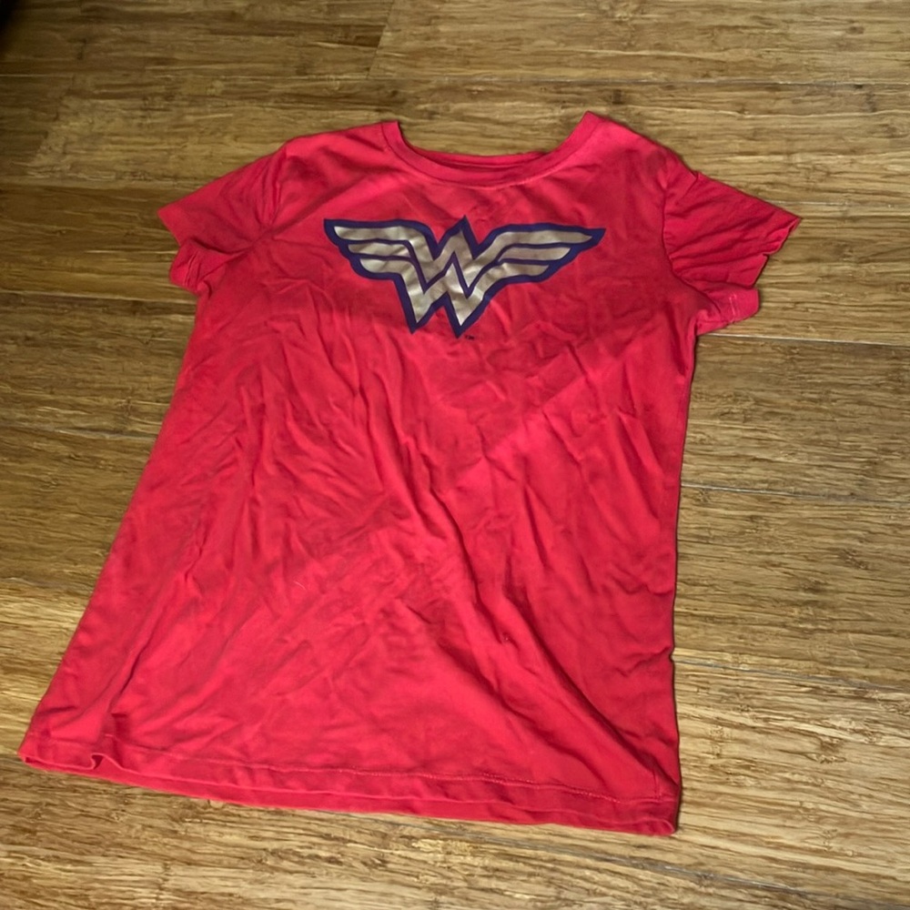 Red Girls XL Wonder Woman T-shirt